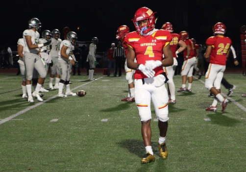 Jalen Dye ‘19 lines up at the line of scrimmage moments before his game-winning interception
against Narbonne High School sent the Dons to the Division
1-AA State Championship.