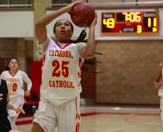 Isuneh Brady ‘22 goes up for a lay up as the Lady Dons defeated Sante Fe Christian 57-18. 