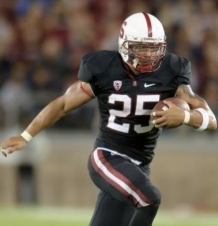 Tyler+Gaffney+%E2%80%9809+carries+the+ball+in+open+field+for+the+Stanford+University+Cardinals.