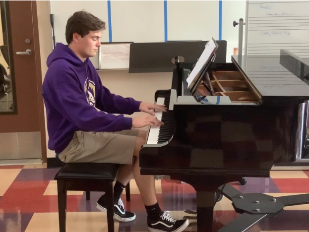 Auditions for the Cathedral Catholic High School talent continued this week, with even more acts and performances showcasing the talent of CCHS students. Chris Buckel ’20 demonstrates a talent of his by playing the piano with his eyes closed, representing his act of performing blindfolded onstage. 
