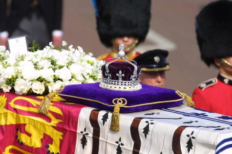 The coffin carrying the Queen Mother departs from St. James Palace, followed by members of the Royal Family. (Photo by Colin McPherson/Sygma via Getty Images)