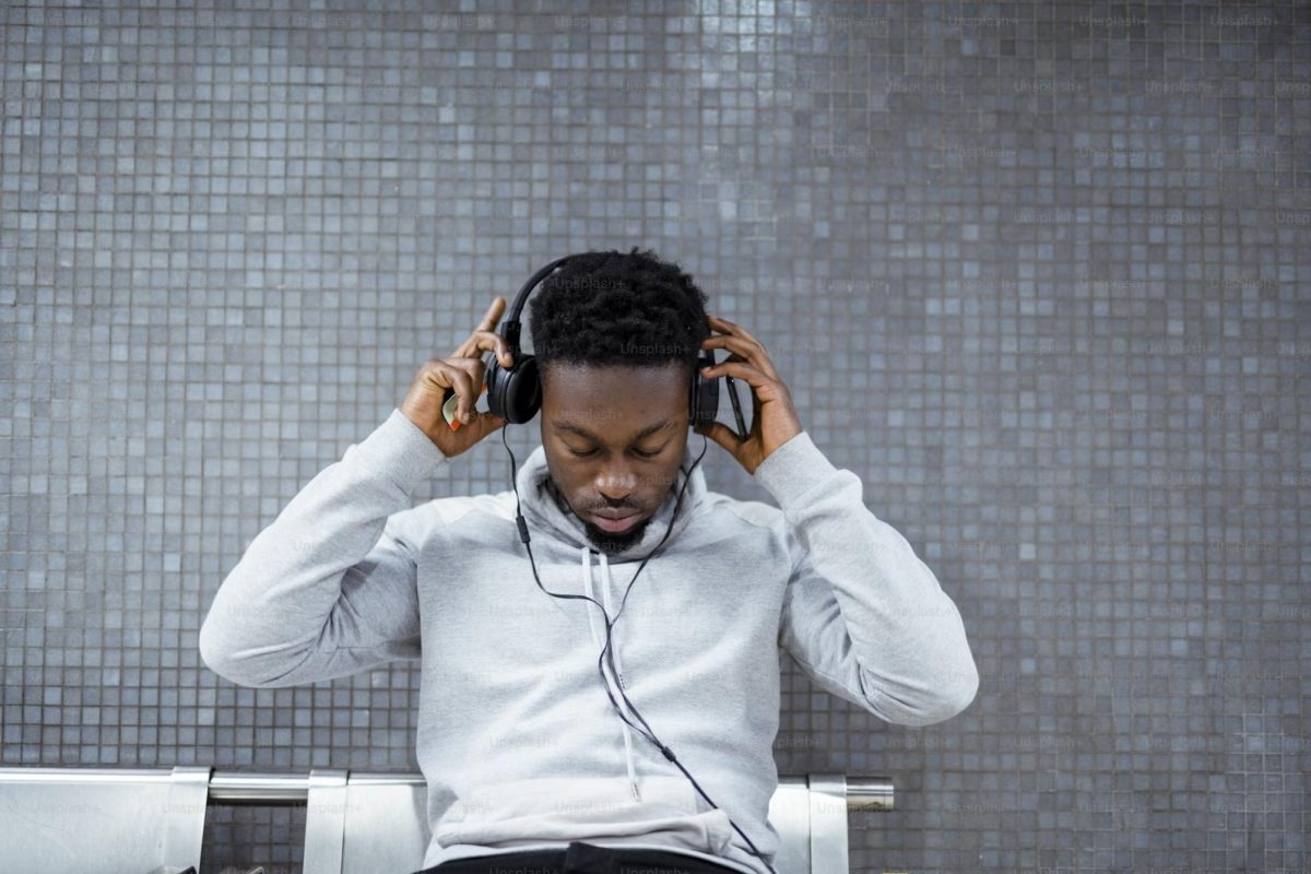 After a year of rap feuds and hit singles, does Kendrick Lamar's sixth studio album do justice to this highly-acclaimed rapper's repertoire? 

Photo from Curated Lifestyle on Unsplash