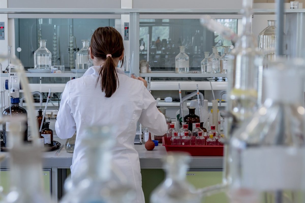 Science budget cuts will result in less crucial federal funding for labs and universities’ research. 

Photo Credit to Jarmoluk on Pixabay