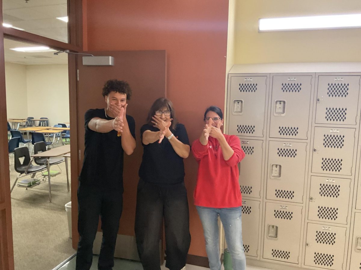 Señora Navas and Señora Stephenson practicing the scuba.